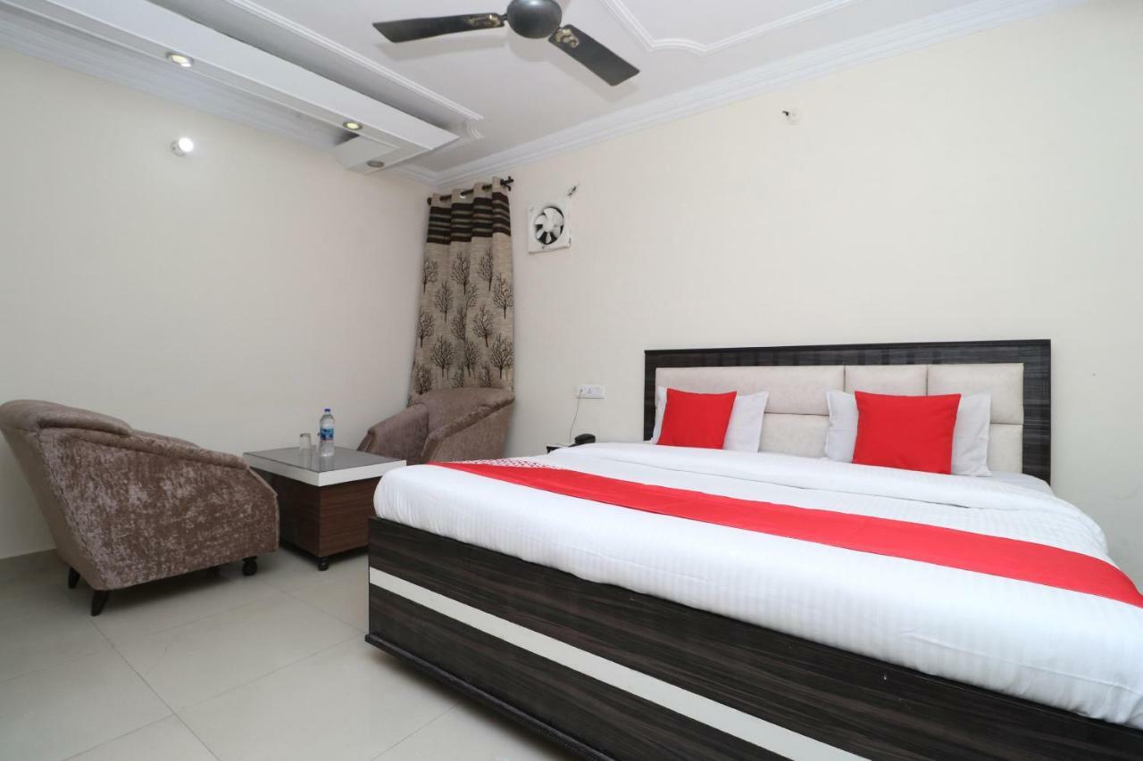 Oyo 37721 Hotel Kings Pathānkot Exteriér fotografie